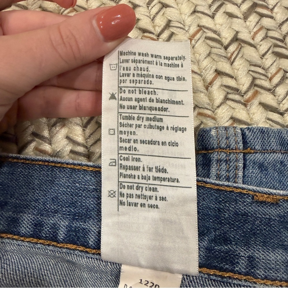 Carhartt Medium Wash Relaxed Fit Jeans - Picture 6 of 12